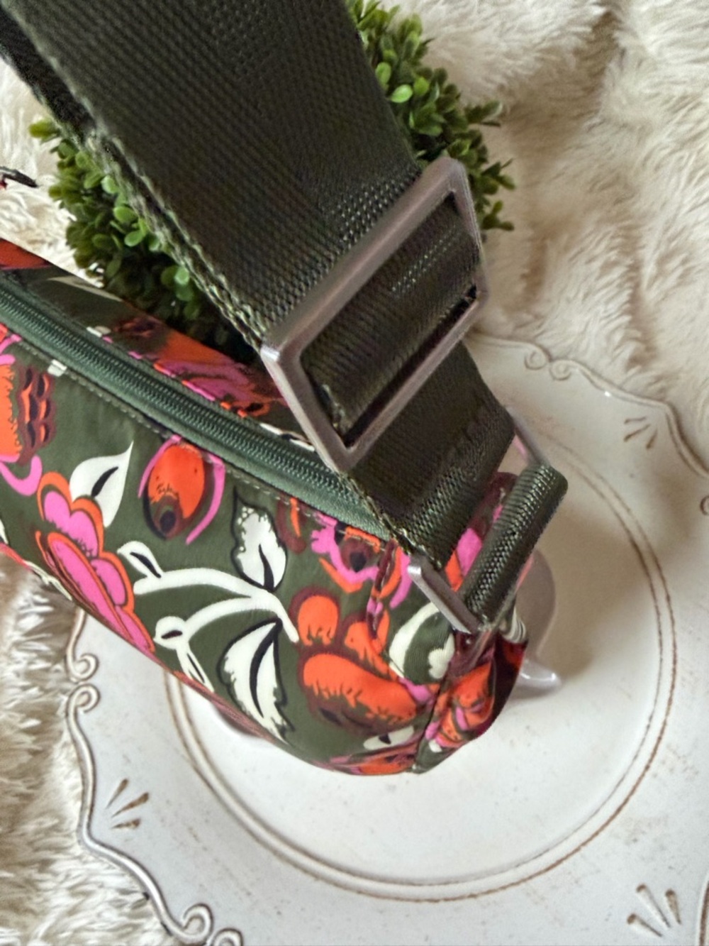 Vera Bradley spring brook sling Olive green Floral Print Crossbody Shoulder Bag - Picture 5 of 9